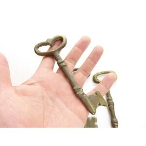 Vintage Brass Skeleton Key Set of 3, Bronze